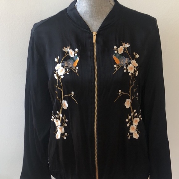 Zara women embroidered bomber jacket - Picture 3 of 9